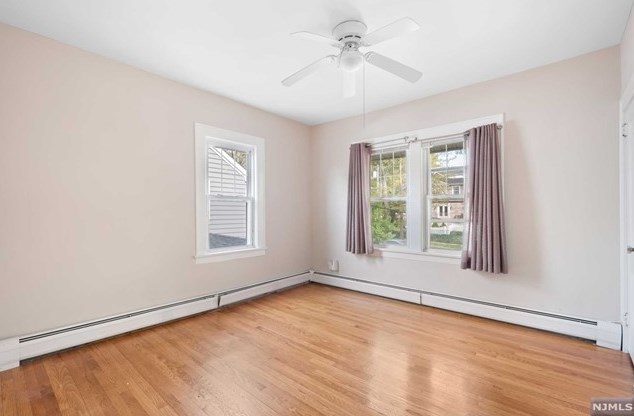 420 Carmita Ave, Rutherford NJ 07070-1124 exterior