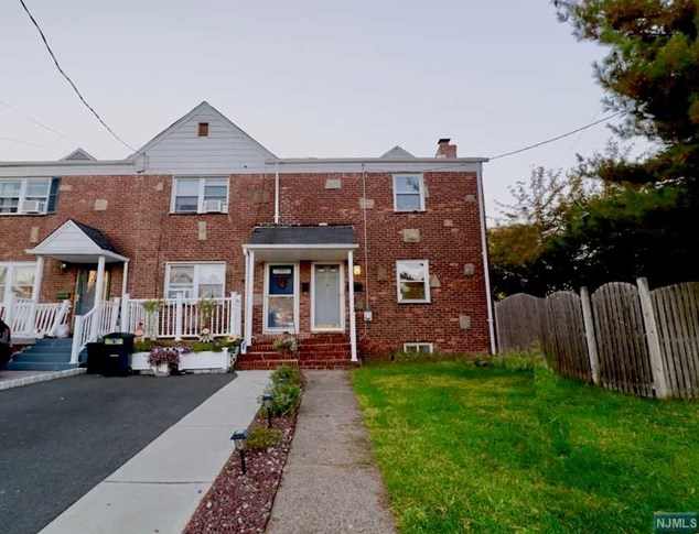 188 Veterans Plaza, Dumont, NJ 07628