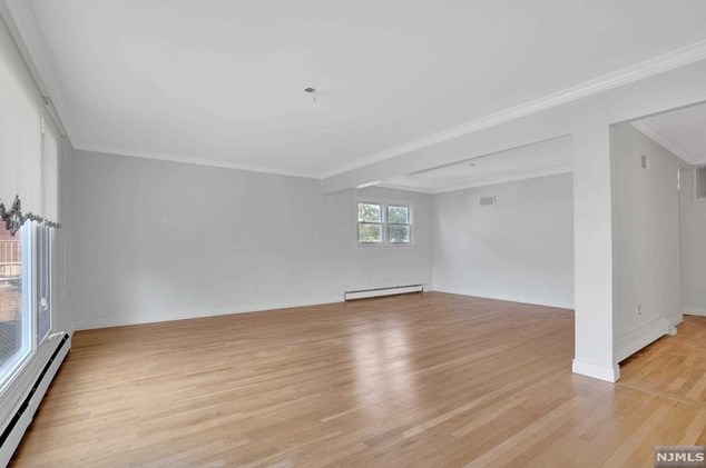 349 Manor Ct, Lyndhurst NJ 07071-1007 exterior