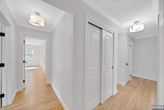 349 Manor Ct, Lyndhurst NJ 07071-1007 exterior