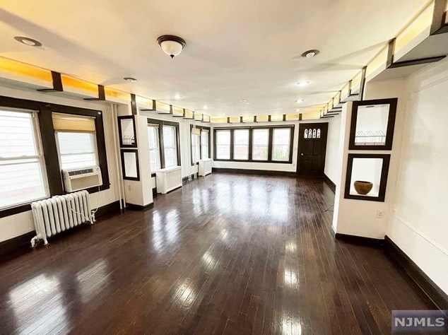 727 Second Ave #1st Fl, Lyndhurst, NJ 07071