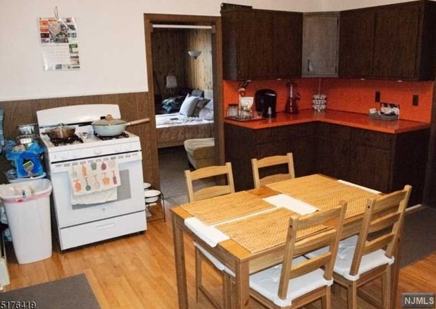 314 Main Ave, Wallington, NJ 07057