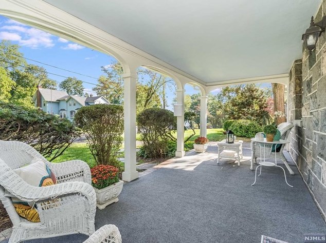 14 Princeton Pl, Ridgewood, NJ 07452