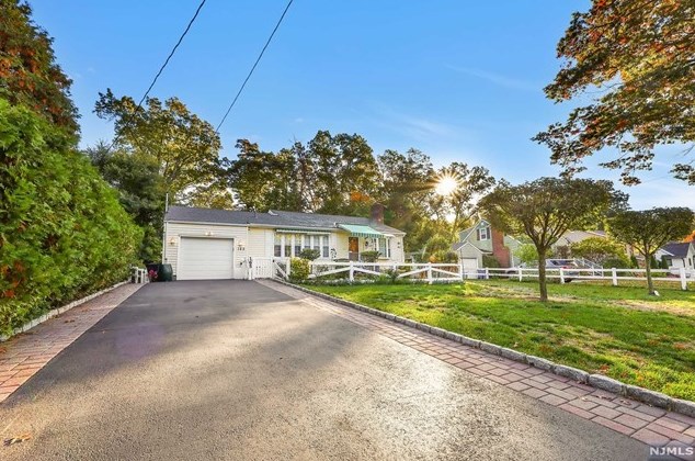 165 Glen Ave, Ridgewood, NJ 07452