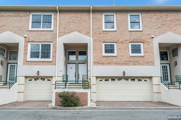 47 Grand Cove Way, Edgewater, NJ 07020