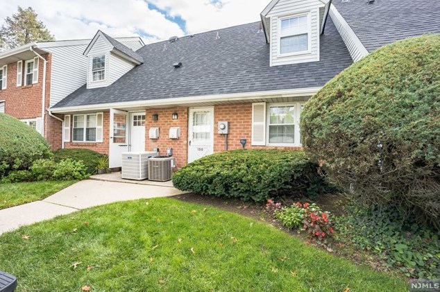 150 Parkview Dr, Teaneck, NJ 07666