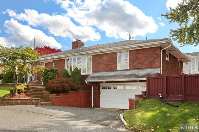 2 Beechwood Ave, Elmwood Park NJ  07407-1711 exterior