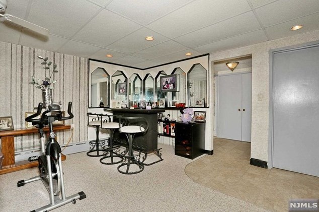 2 Beechwood Ave, Elmwood Park NJ  07407-1711 exterior