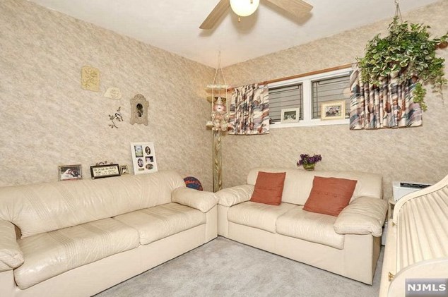 2 Beechwood Ave, Elmwood Park NJ  07407-1711 exterior