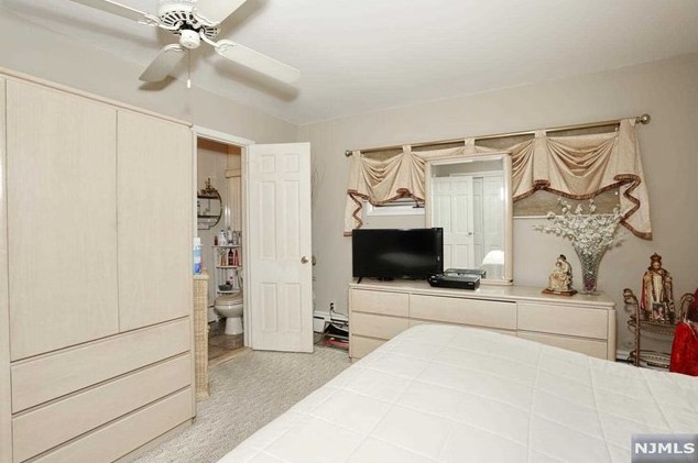 2 Beechwood Ave, Elmwood Park NJ  07407-1711 exterior