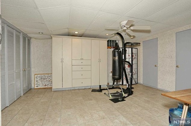 2 Beechwood Ave, Elmwood Park NJ  07407-1711 exterior