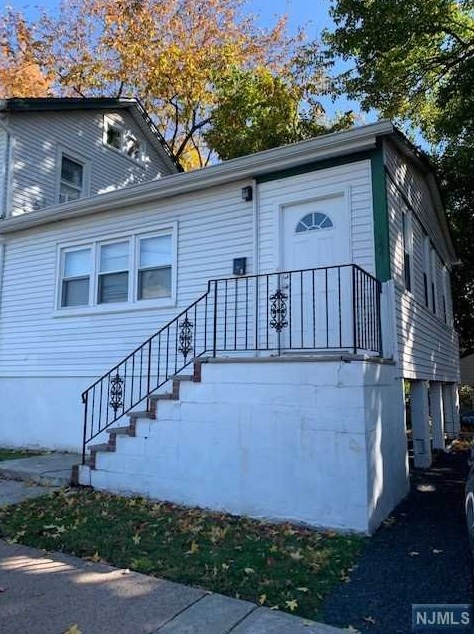 225 4th St #4, Englewood, NJ 07631