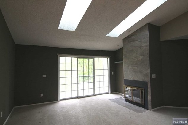 335 Linden St, Mahwah, NJ 07430