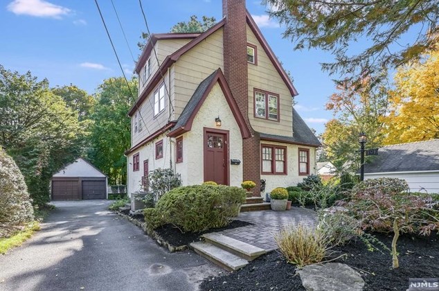 191 Hardenburgh Ave, Demarest, NJ 07627