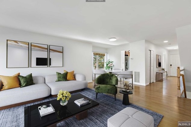 128 Panorama Dr, Edgewater, NJ 07020
