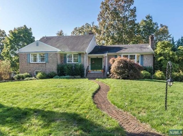 50 Wellesley Rd, Ridgewood, NJ 07452