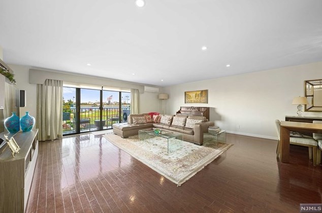 1150 River Rd #4g, Edgewater, NJ