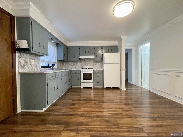25 Sheridan Ave, Lodi, NJ 07644