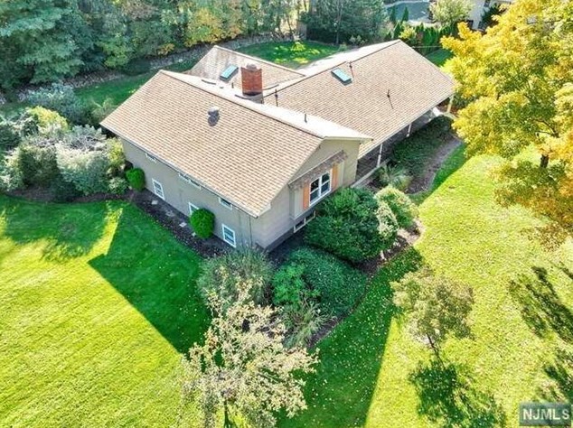 34 Clairmont Dr, Westwood, NJ 07677