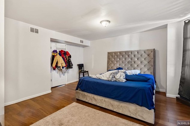 131 Wakeman Ave, Newark, NJ 07104