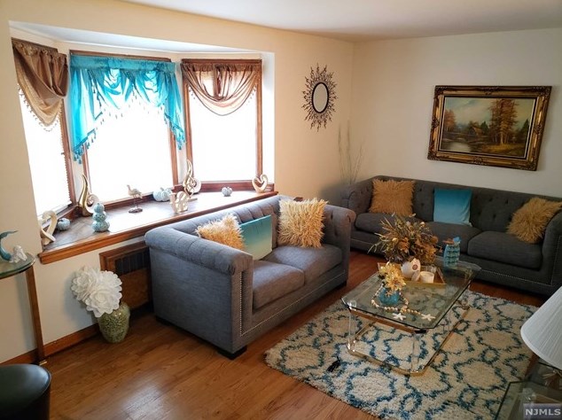 288 Main Ave, Wallington, NJ 07057