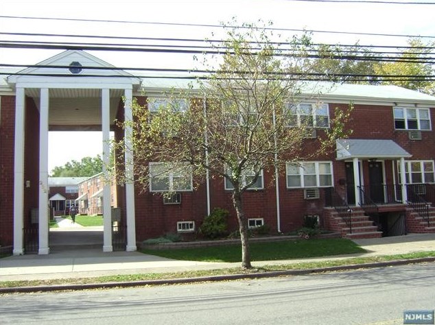 222 Garibaldi Ave, Lodi NJ  07644-2520 exterior