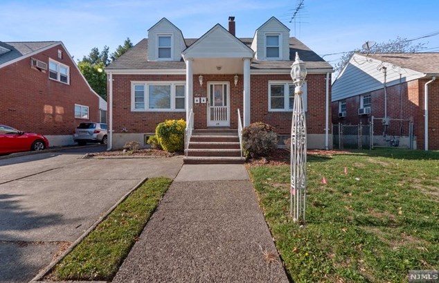 28 Norwood Ave, Clifton, NJ 07011-2825
