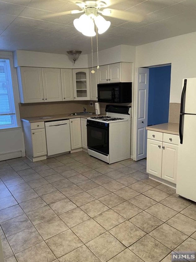 22 Corabelle Ave, Lodi, NJ 07644
