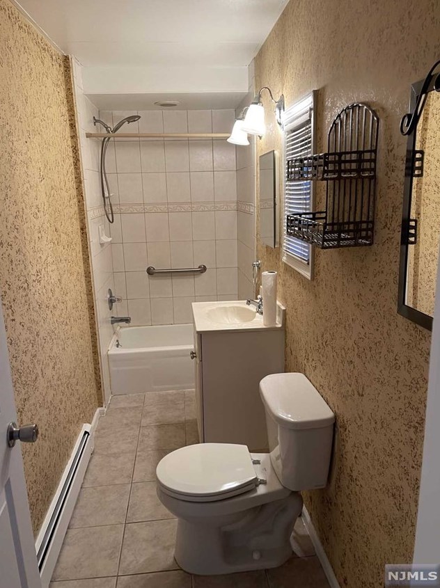 22 Corabelle Ave, Lodi NJ  07644-1604 exterior