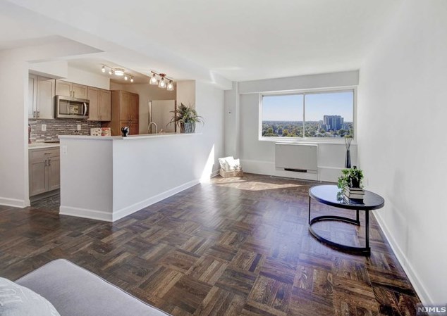 377 S Harrison St #19n, East Orange, NJ 07018