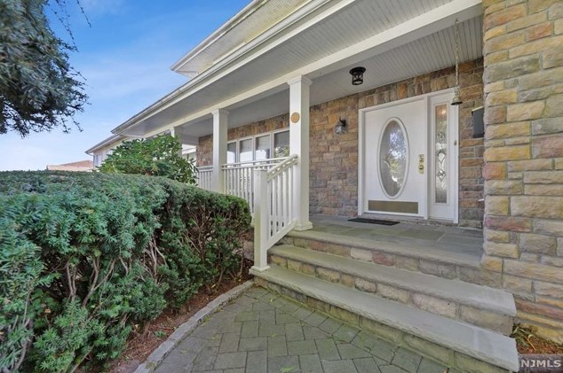 61 Ash St, Englewood, NJ 07632