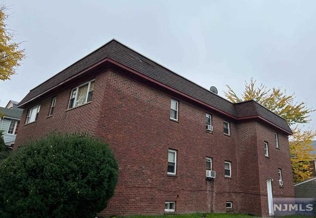 293 N Maple Ave, East Orange, NJ 07017