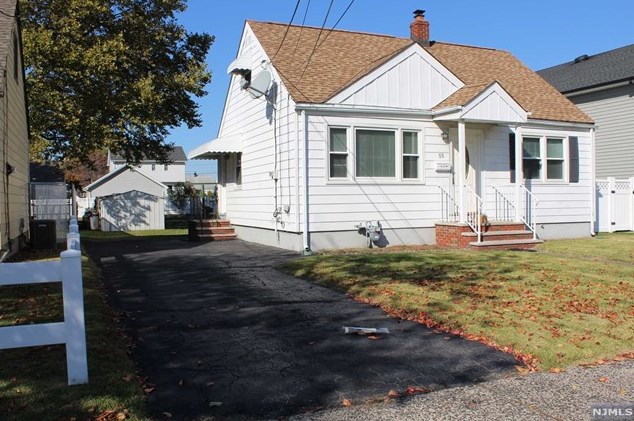 55 Center Ct, Outwater, NJ 07026