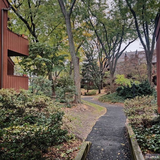 505 Teal Plz, Secaucus NJ  07094-2215 exterior
