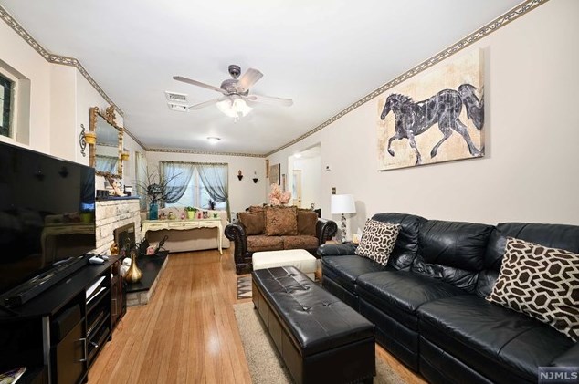207 High St, Nutley, NJ 07110