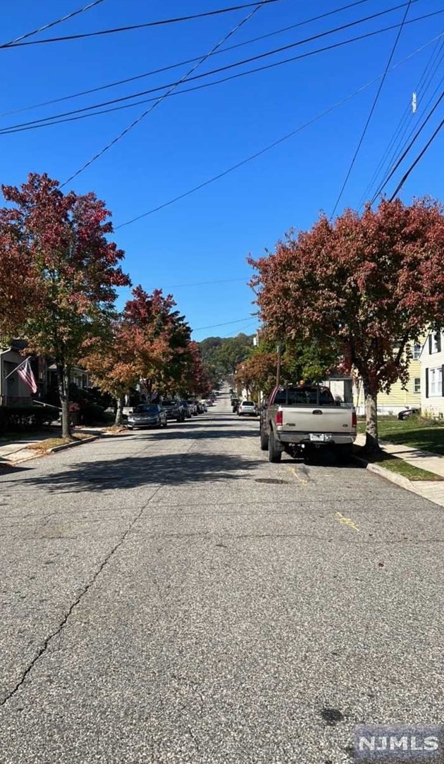 22 Nelson St, Clifton, NJ 07013-1202