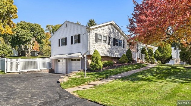 20 Grant Dr, Paterson, NJ 07508
