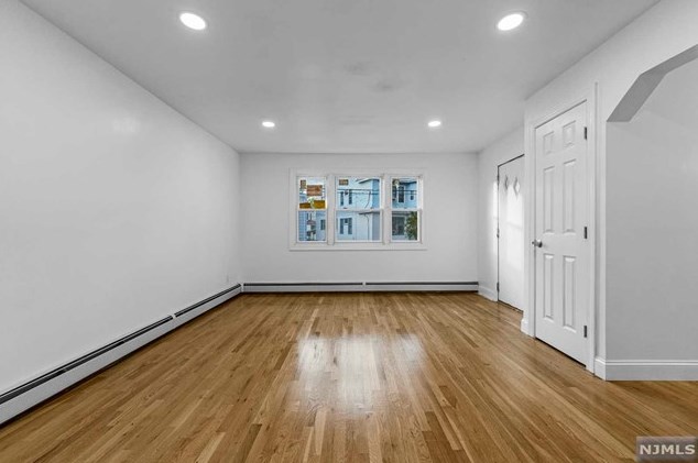 274 End Ave, Newark NJ  07106-2650 exterior