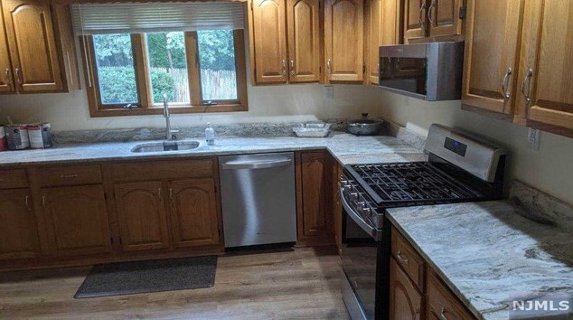 22 Schley St, Outwater, NJ 07026