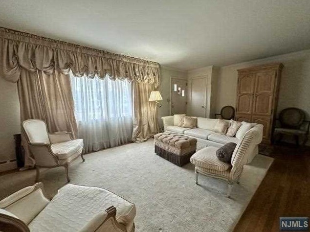 396 Ridgewood Rd, Westwood, NJ 07675