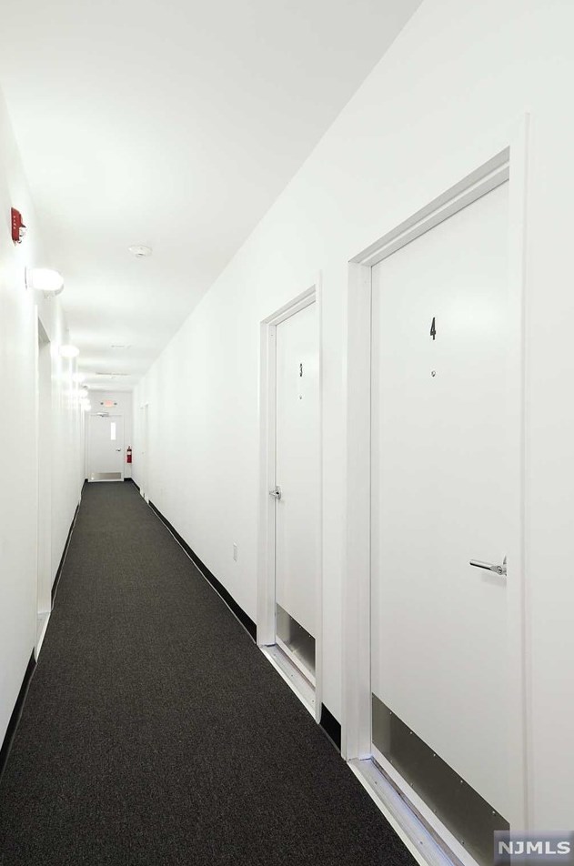 19 Franklin Pl, Rutherford NJ  07070-1744 exterior