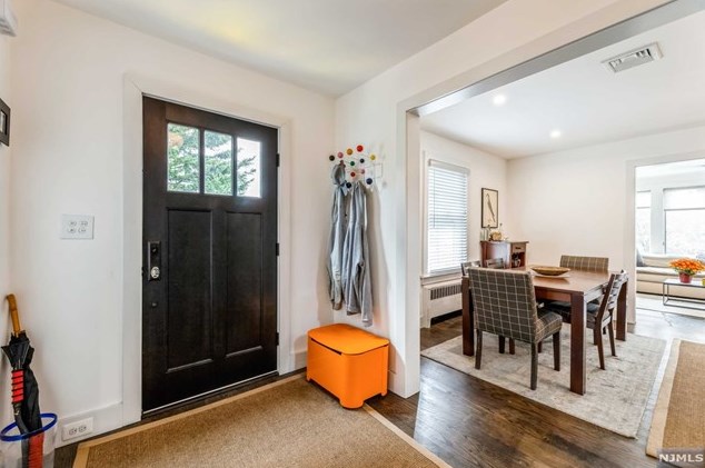 174 W Hudson Ave, Englewood, NJ 07631