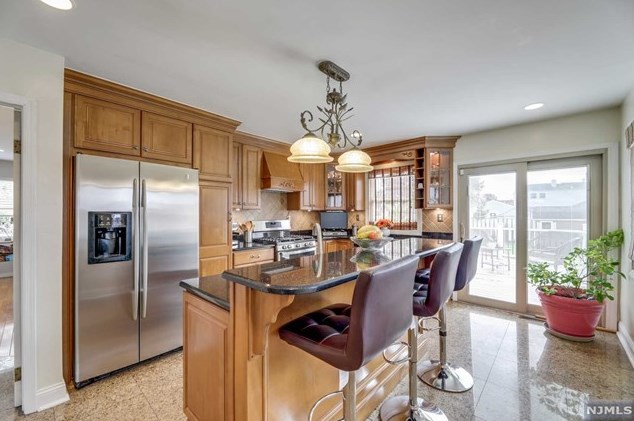 5 Sova Pl, Moonachie, NJ 07074