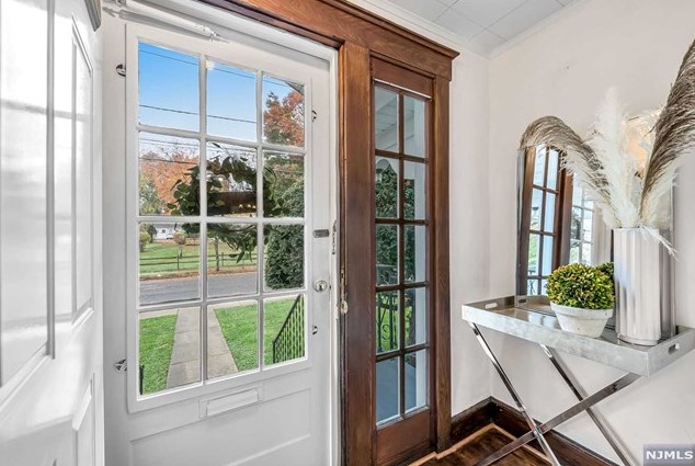 233 Doremus Ave, Ridgewood, NJ 07450