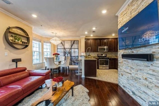 23 Wisteria Ln, Outwater, NJ 07026
