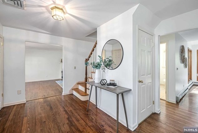 477 Ackerson Ave, Wyckoff, NJ 07481-1813