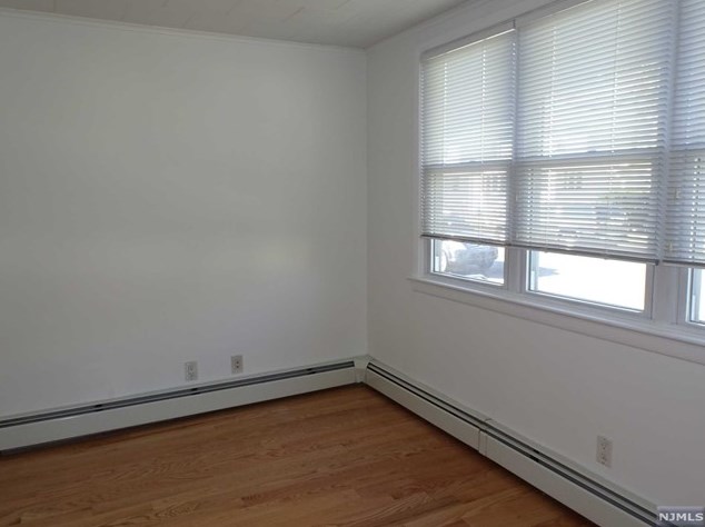 41 8 St, Clifton NJ 07011-1775 exterior