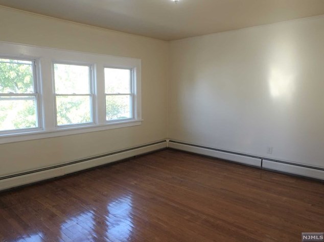 41 8 St, Clifton NJ 07011-1775 exterior