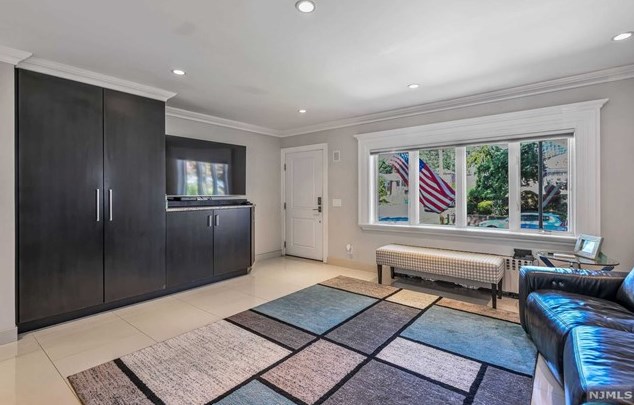 212 Bellemeade Ave, West Fort Lee NJ  07024-4306 exterior