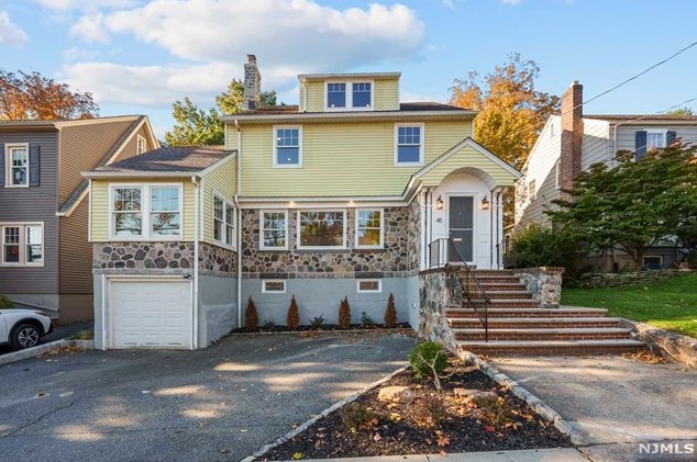 45 Morningside Rd, Verona, NJ 07044